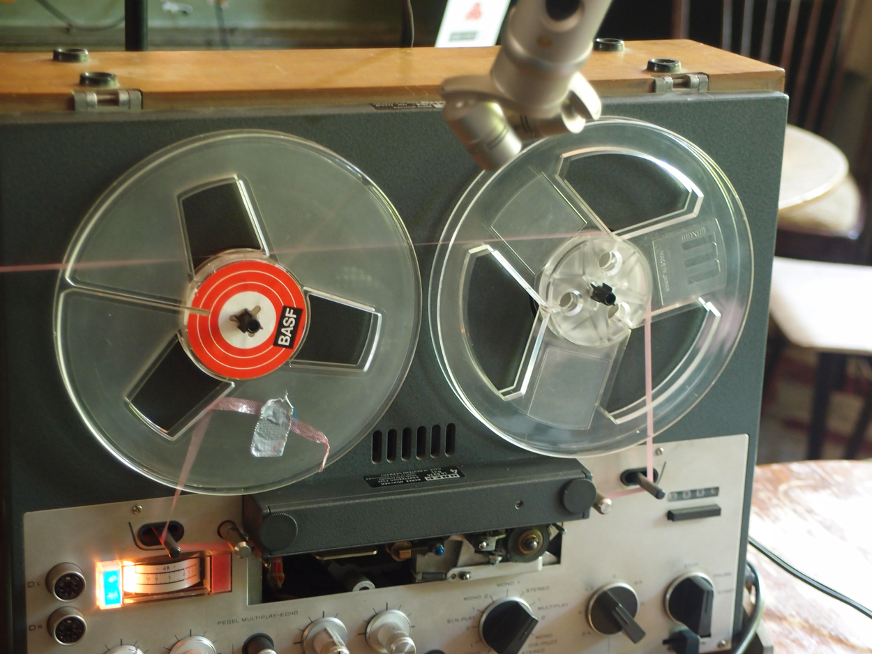 2020-04-28 'sand' Remix Teil 8 (Aufnahme Tonband und Remix 3 (Audio + Video)